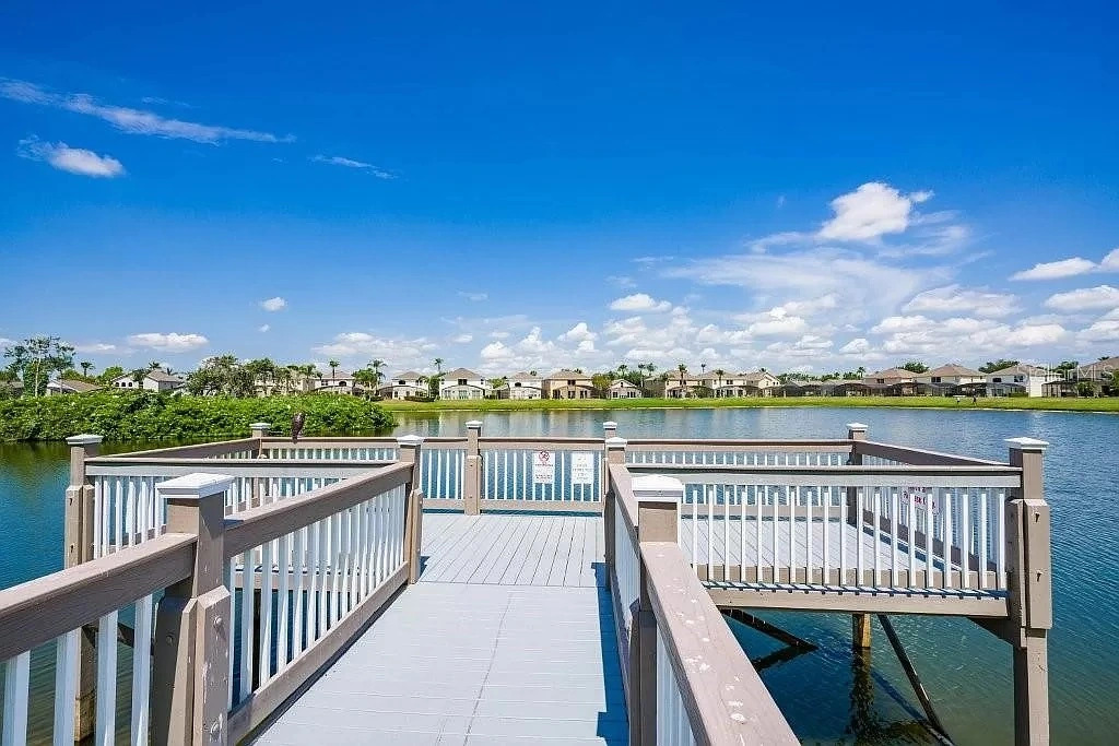 LB4707AW 3 Bedroom Villa with pool and game room