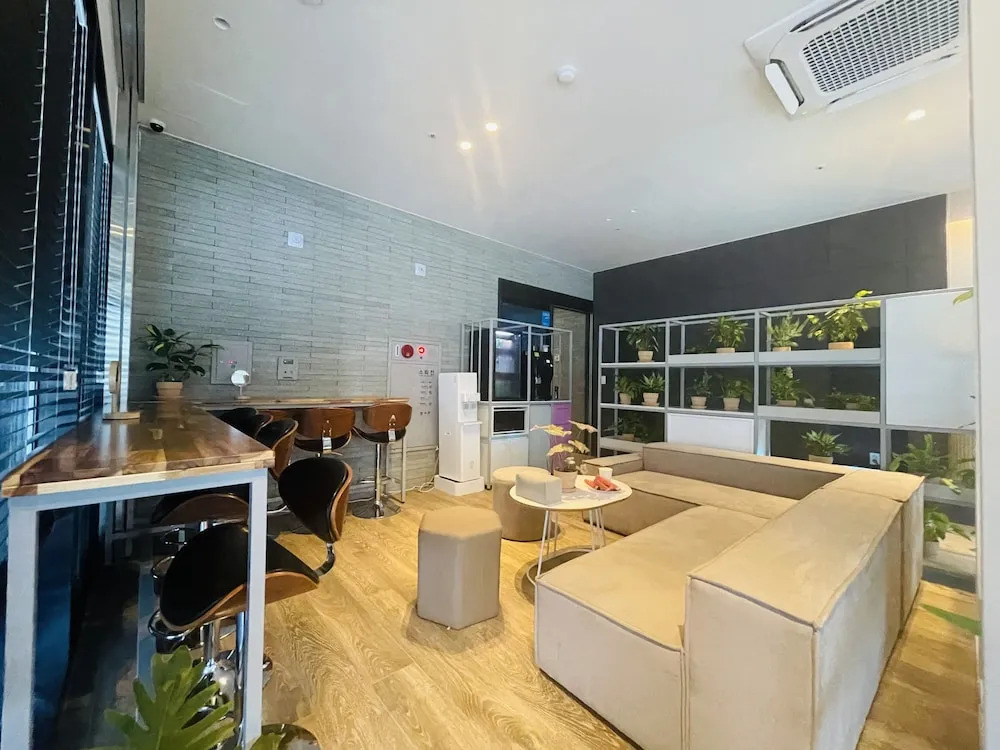Browndot Hotel