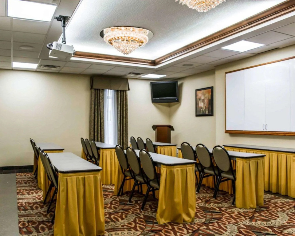 Quality Inn Tampa Airport - Cruise Port