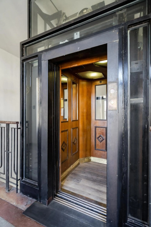 Elegant Suite Basilica View with free parking