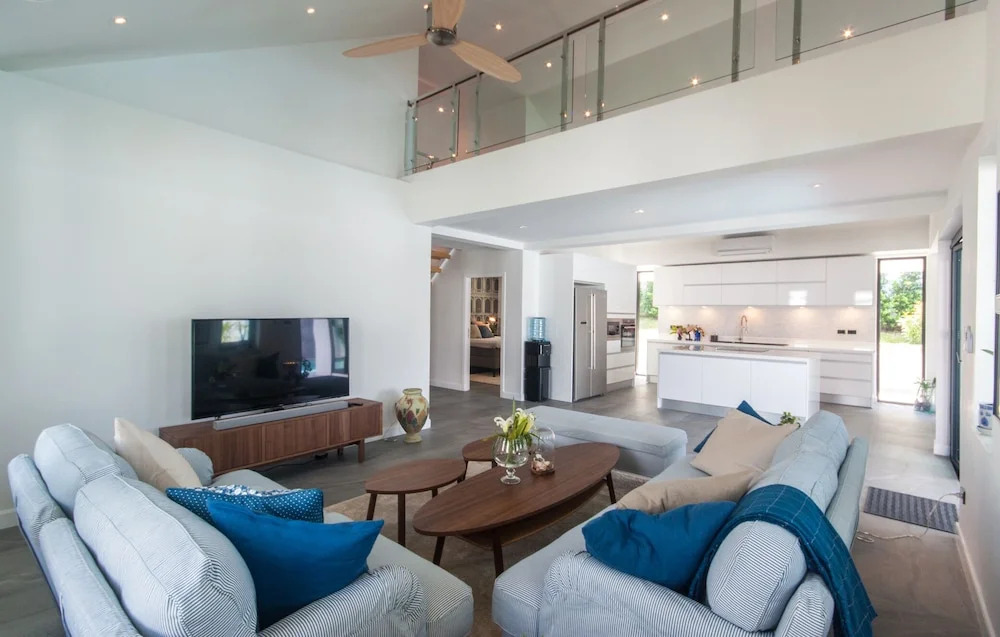 Seaview Pool Villa 3BR - Monkey Villa