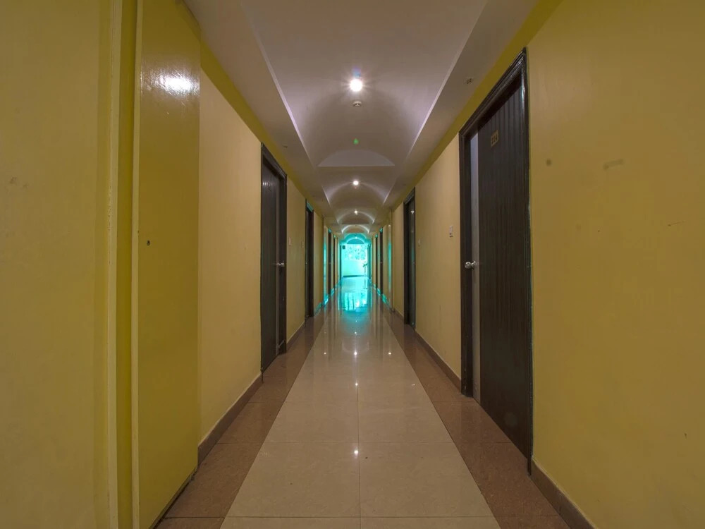 OYO 1903 Hotel Paras Inn