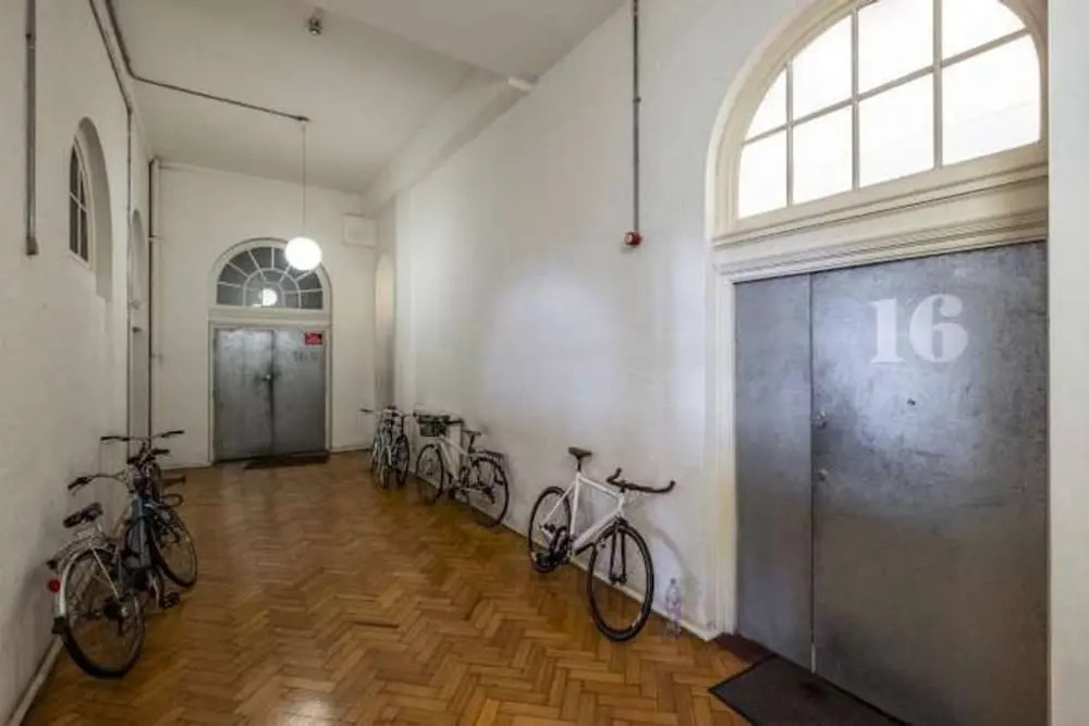 Stylish Loft-style Apartment Close to Overground
