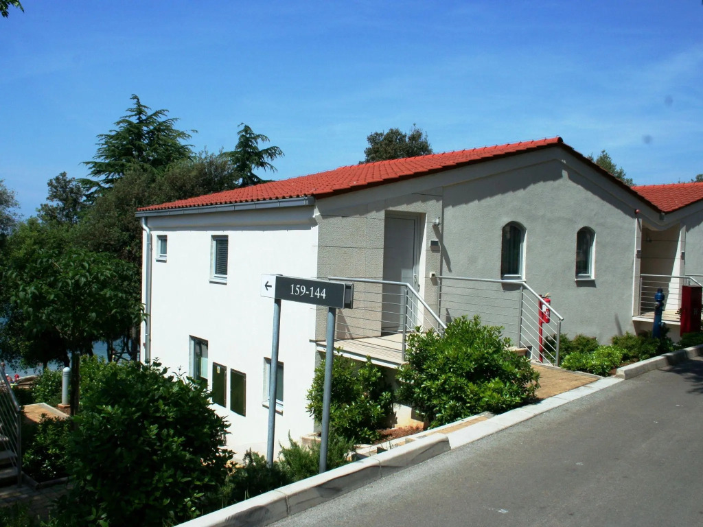 Comfortable apartment with a microwave, at 1 km. from Vrsar
