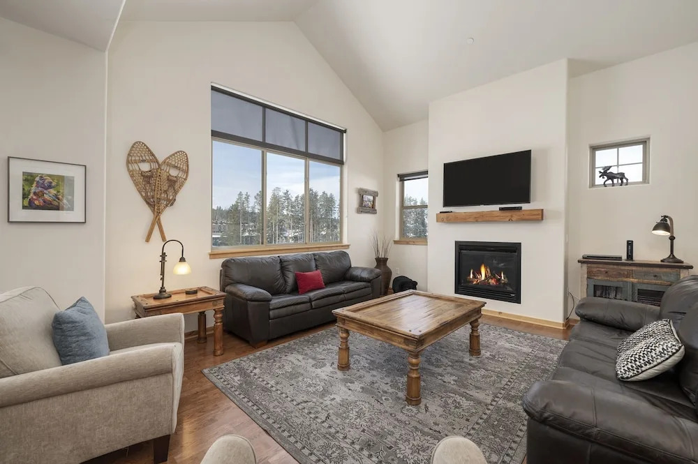 Trailhead Lodge 734 2 Bedroom Condo by RedAwning