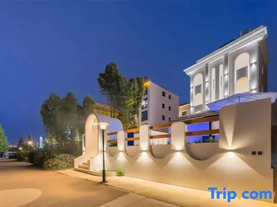 Spring Isle Bamboo・180°  High-Altitude Night View・French Courtyard