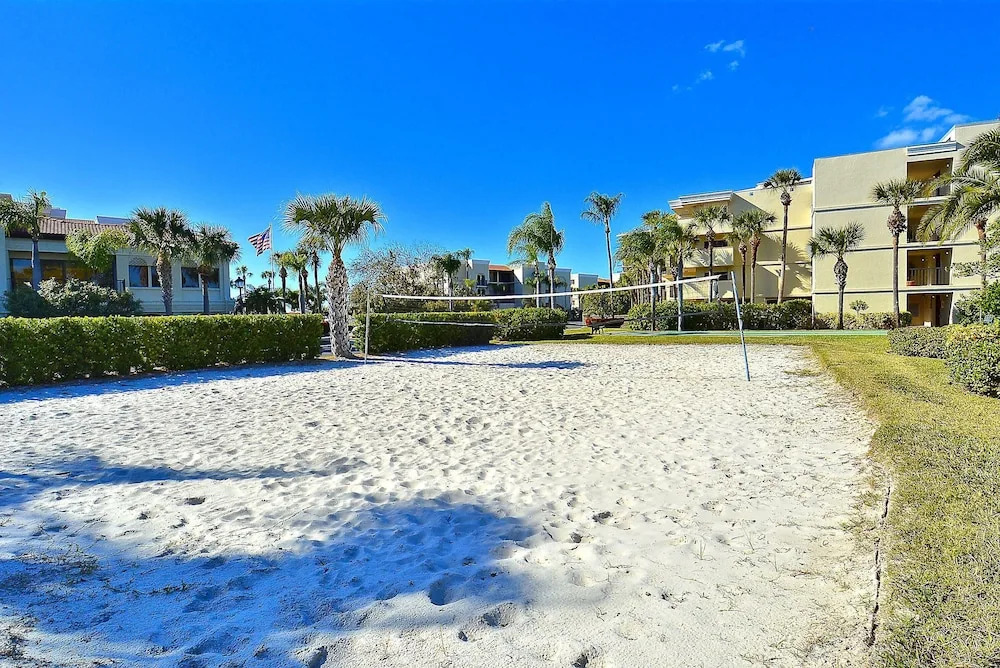 Land's End 208 Building 1 Bay Views / Updated 2 Bdrm Condo!