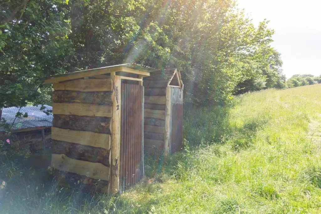Wood Cabin & 4 Large Bell Tents - Hapus Hideaway