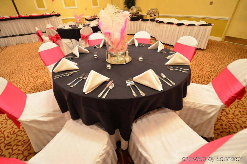 Holiday Inn Orlando East-UCF Area by IHG