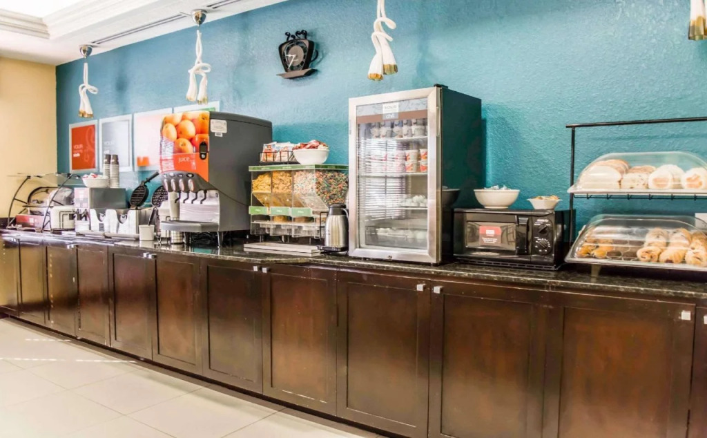 Comfort Inn & Suites Northeast - Gateway