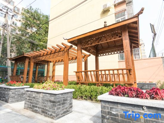 Super 8 Loft(Beijing Tiananmen Qianmen Metro Station Branch)