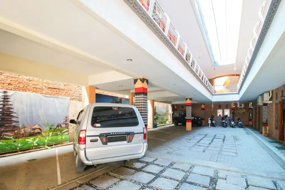 Airy Eco Stasiun Cirebon Kapten Damsur 15