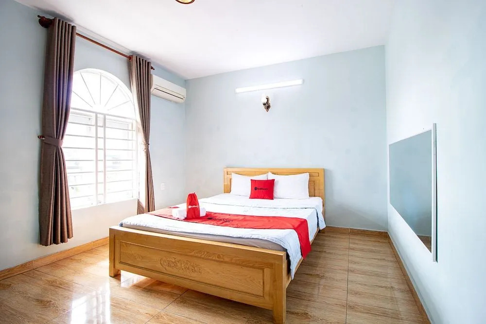 RedDoorz near Saigon Hi-Tech Park