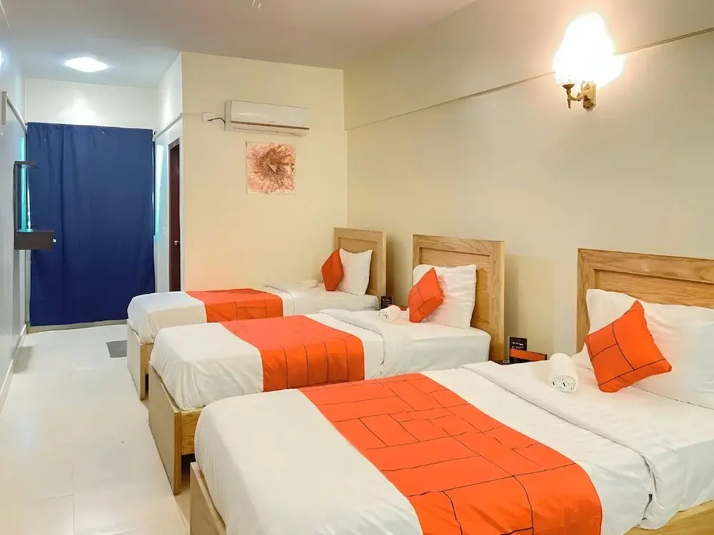 Hotel 7 DHA
