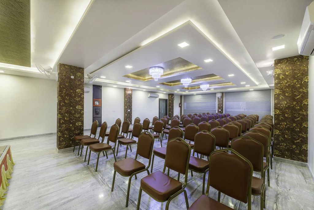 FabHotel Signature Inn