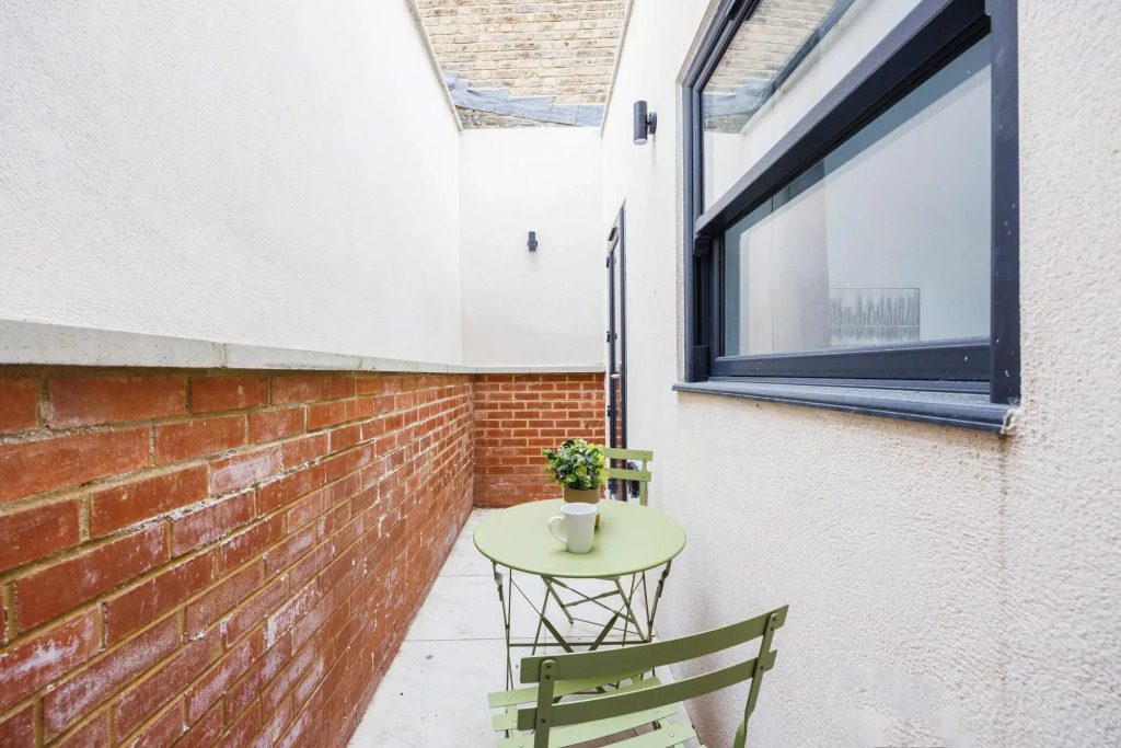 London Luxury Ground Floor Apartment