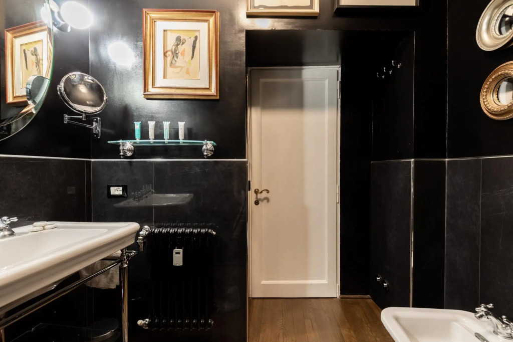 Chic And Style In Historical Via Giulia