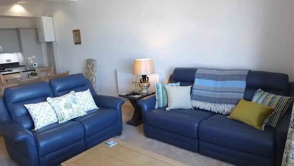 Newbridge House Apartment 2