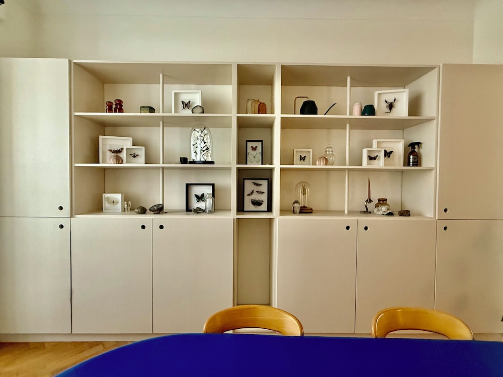 2 bedrooms - baby crib & furnished