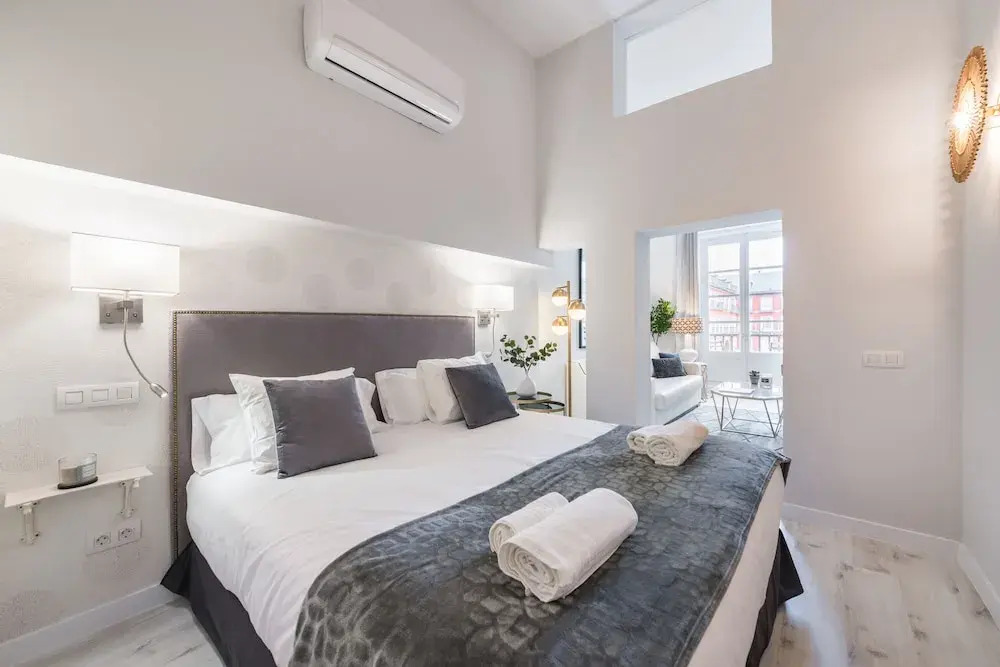 Apartment 1Bd With Balcony in Plaza Mayor Square. Plaza Mayor II