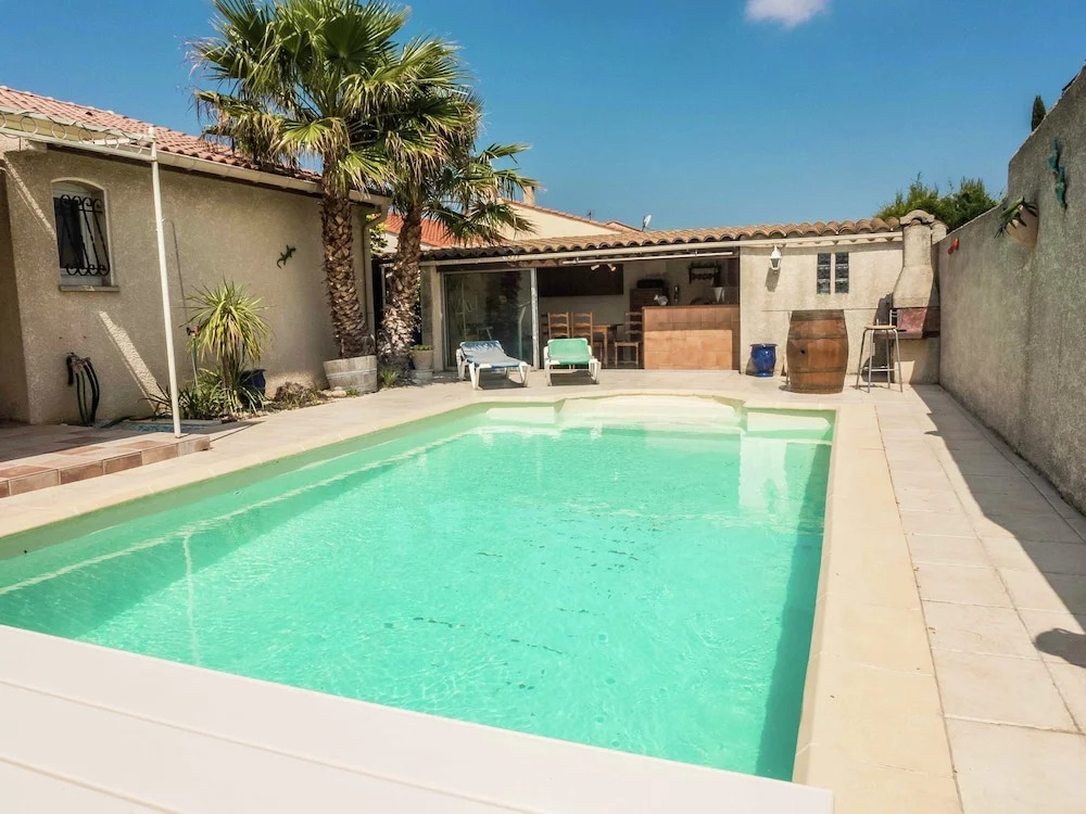 Chic Narbonne Pool Retreat