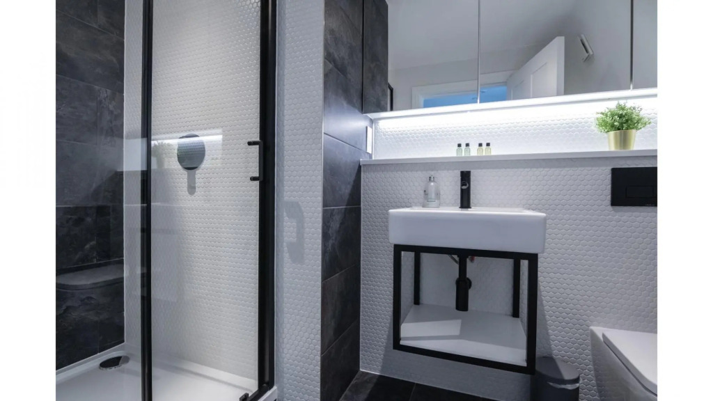 Royal Kensington Penthouse IX- 3 bed