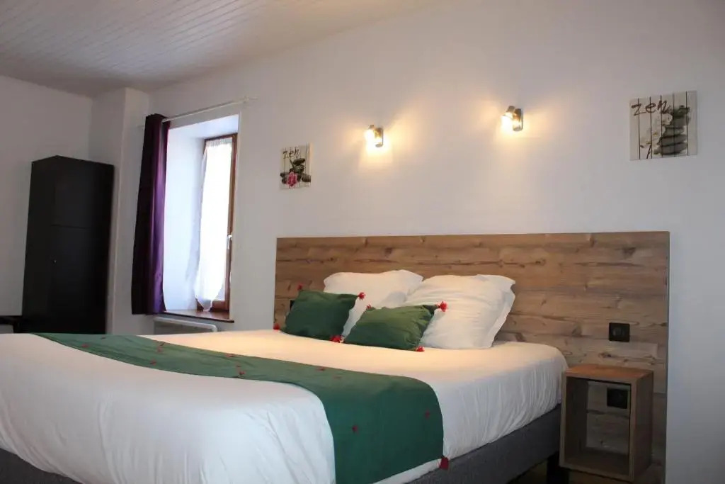 Logis Hôtel Auberge de lAllagnonette