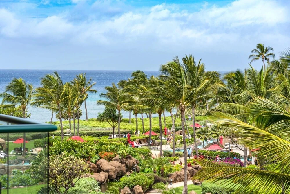 K B M Resorts- Hkh-442 Spacious 2bd, Ocean Views, Chefs Kitchen, Steps to Beach and Spa!