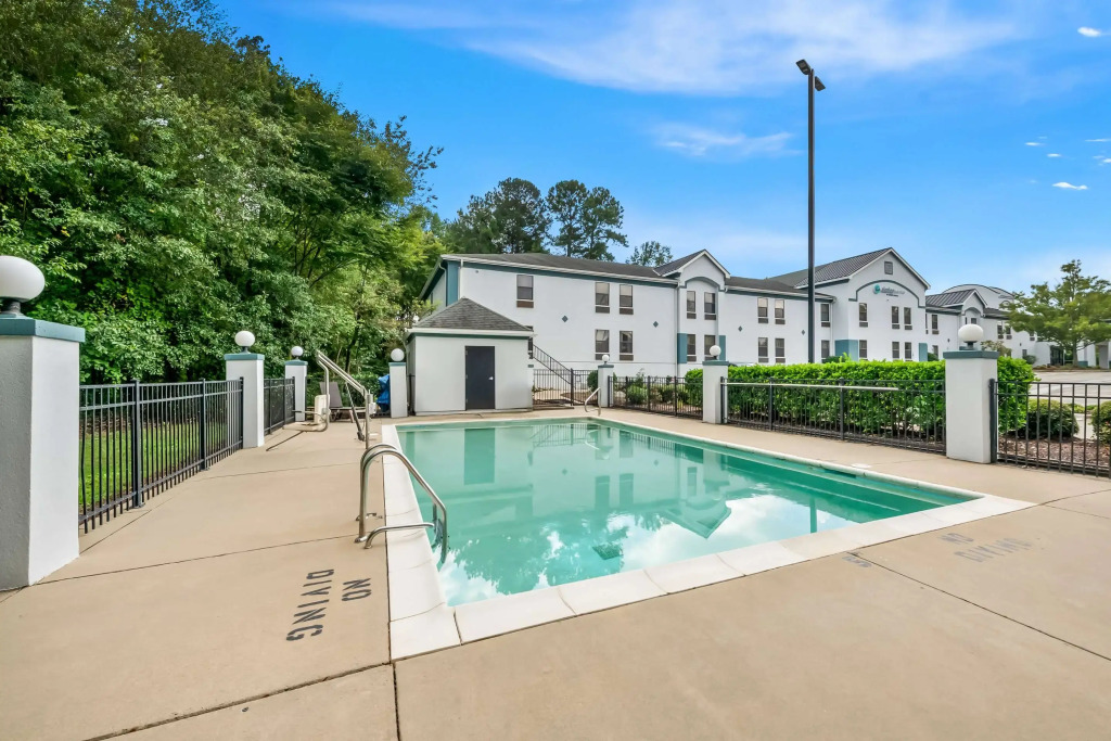 Clarion Pointe Apex - Holly Springs