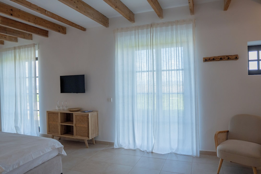 Vino Resort Son Amaret