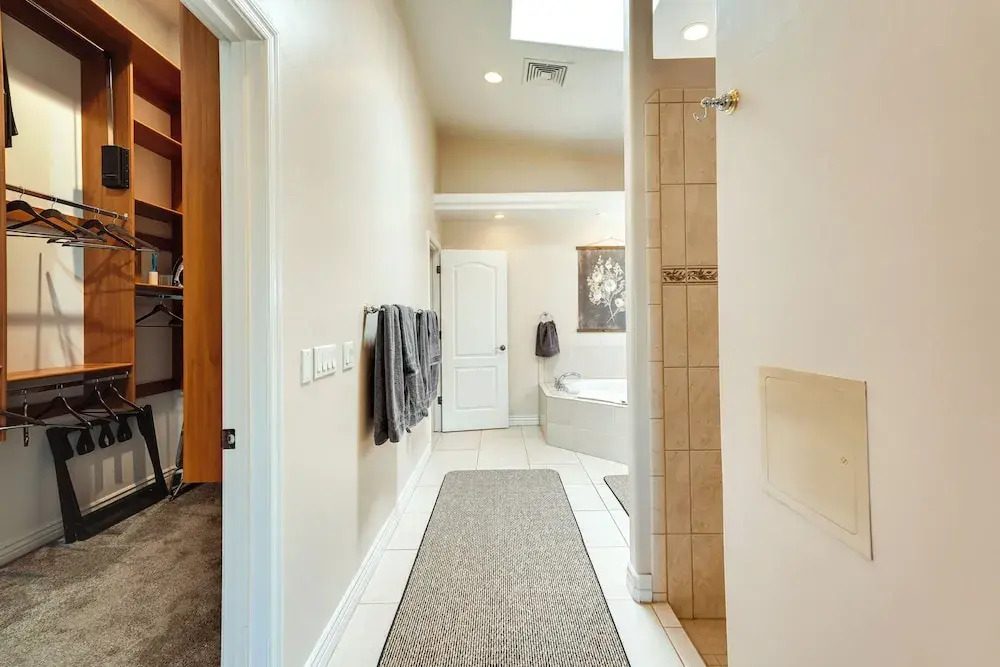 Lake Havasu City Escape w/ Pool, Patio & Grill!