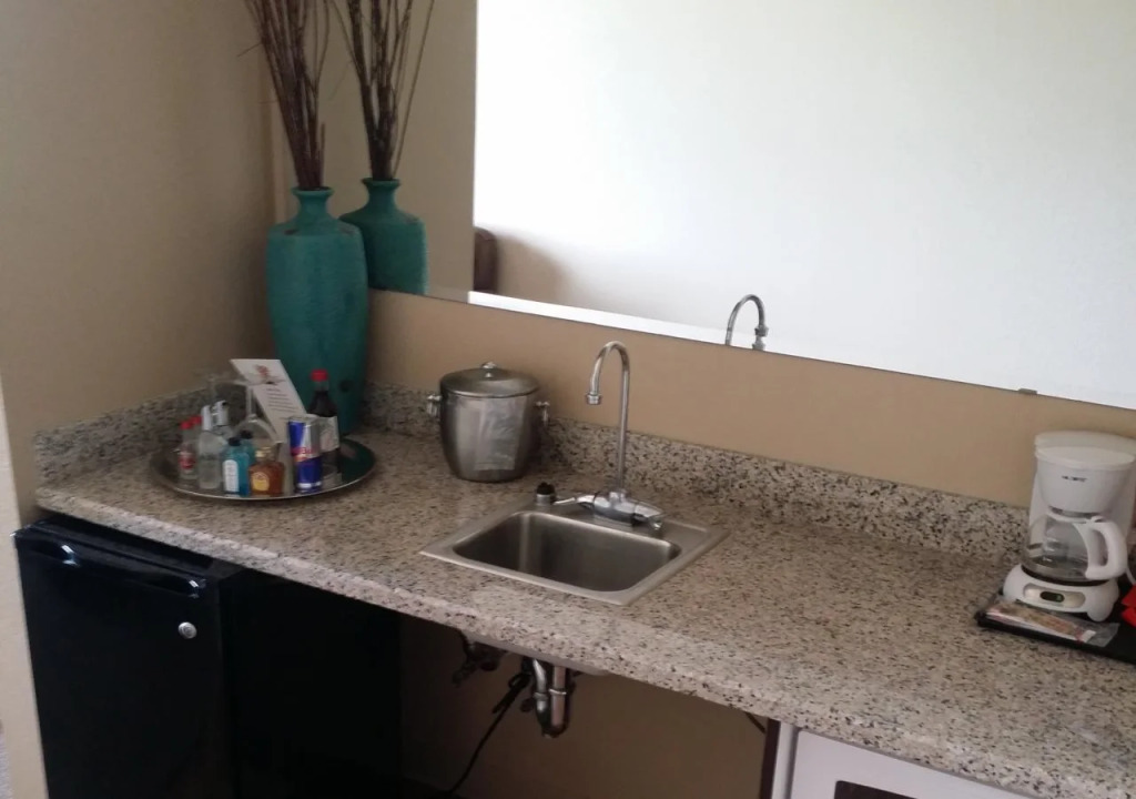 Ambassador Inn & Suites