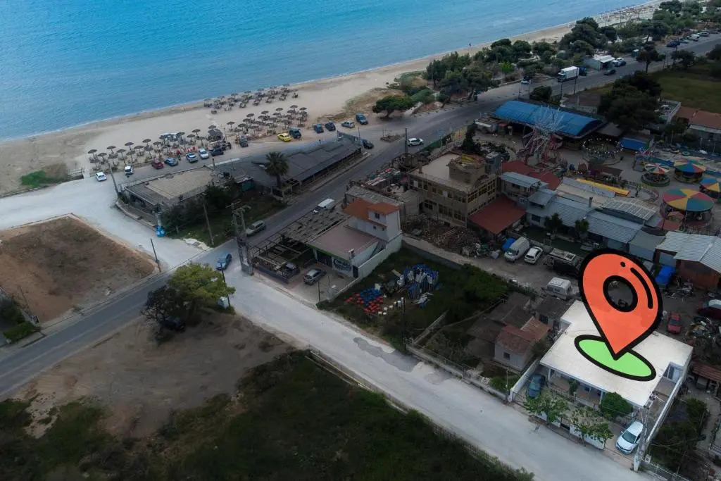 House 1 minute away from the beach