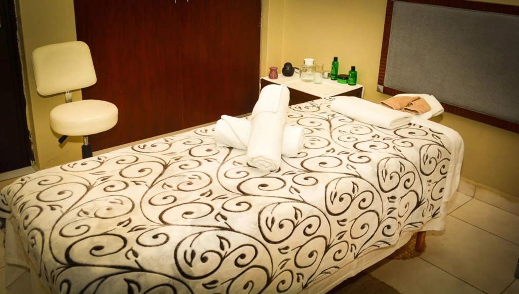 Serendib Suites and Conference Center