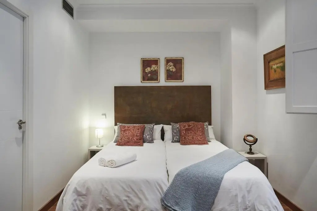 LEEWAYS APARTMENT IV in ALCALÁ 99