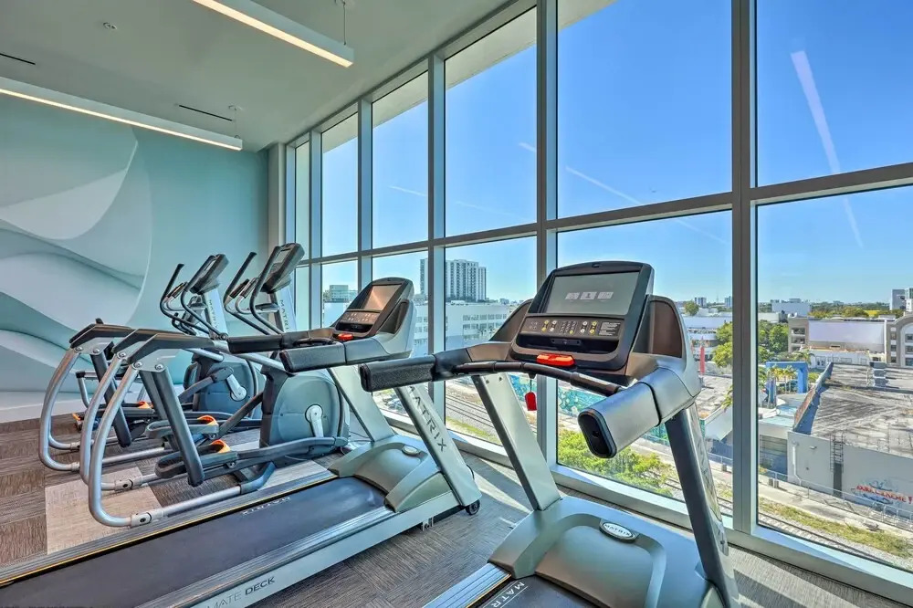 Chic Miami Condo w/ Pool, 6 Mi to South Beach