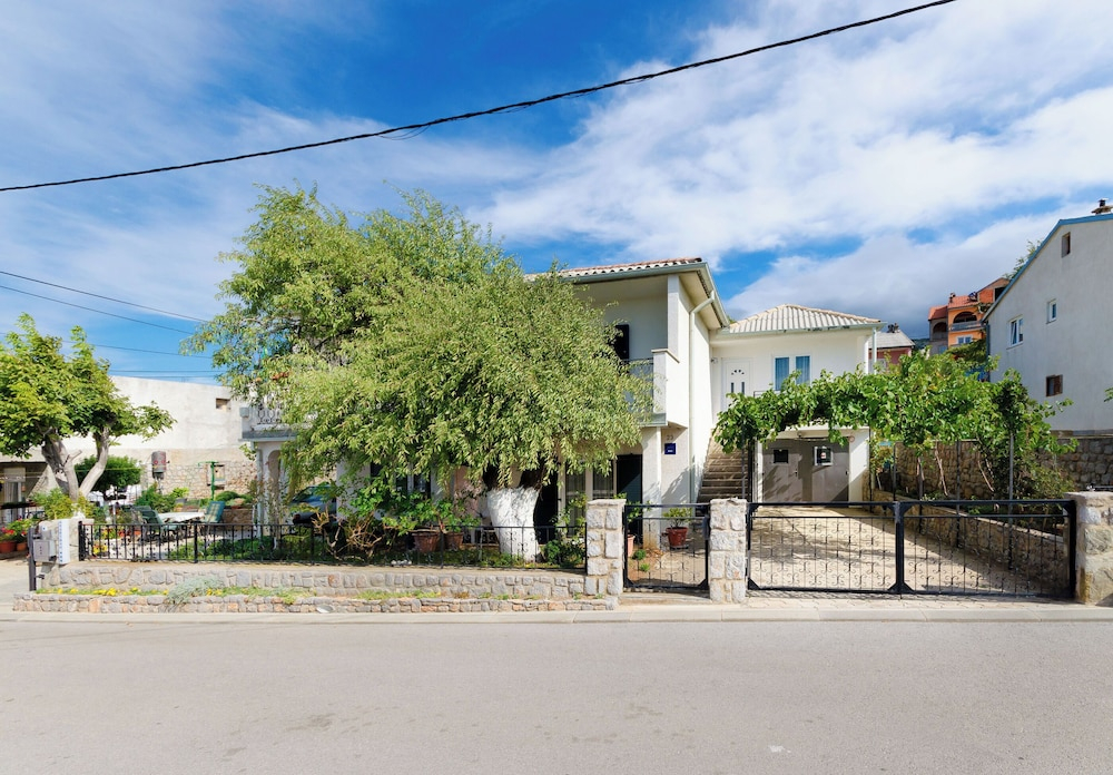 Apartment Josip
