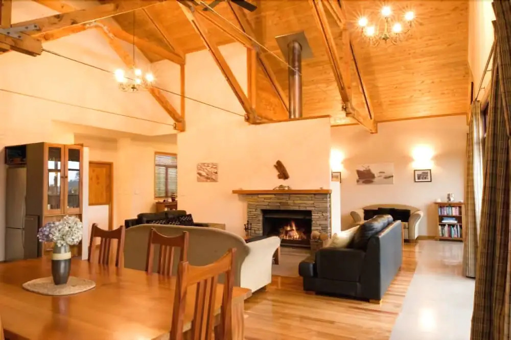 Mahitahi Lodge