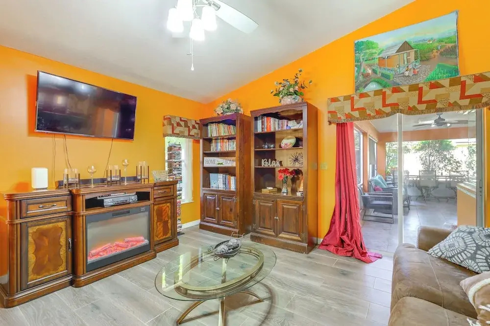 Spacious Backyard! Single-level Port St Lucie Home