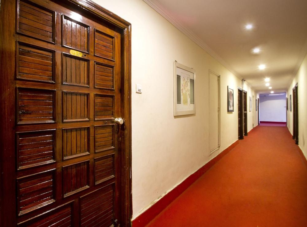 Hotel Rainbow Sapphire