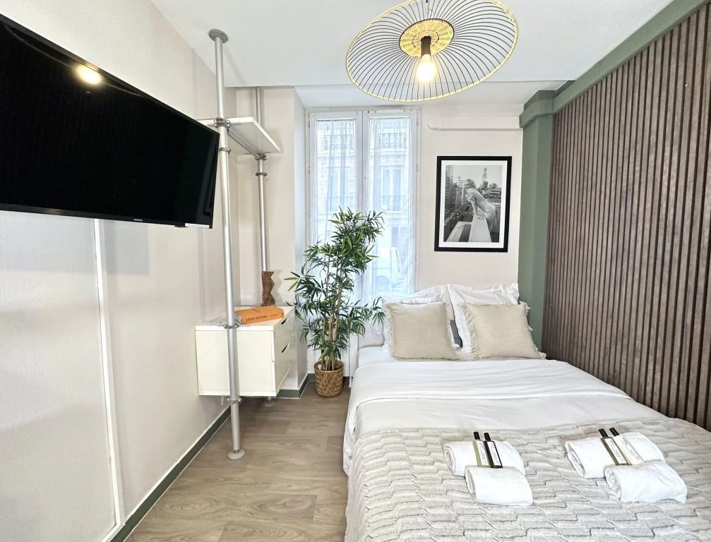 B 5496  - Gare Montparnasse - Cosy studio