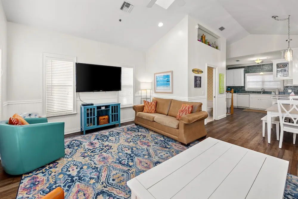 Across Street from Beach - Close to Pier Park - Sleeps 6