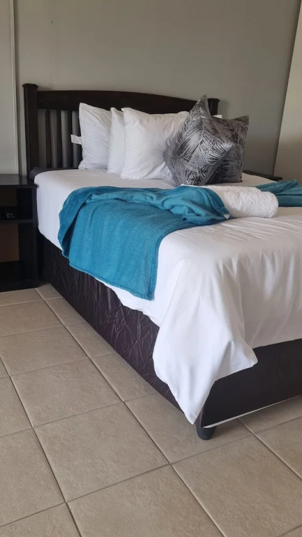Stay at Home Airport Lodge