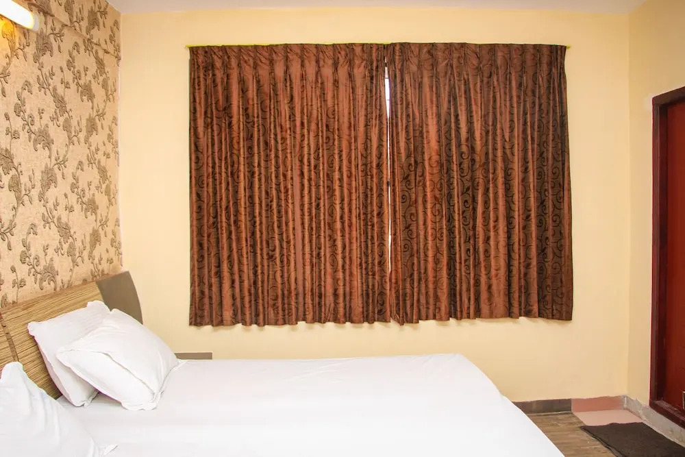 Hotel De Santosh Residency