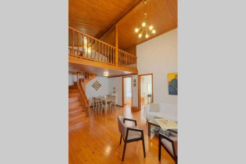Anassa House