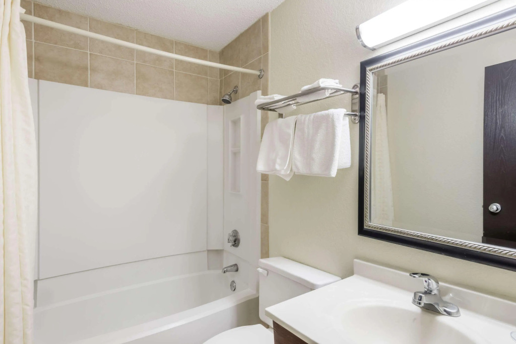 Super 8 by Wyndham Danbury