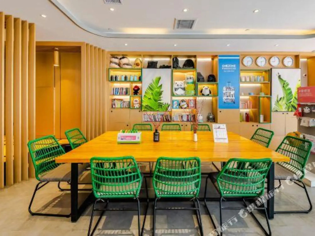 Super 8 Hotel Qingdao KuiLung