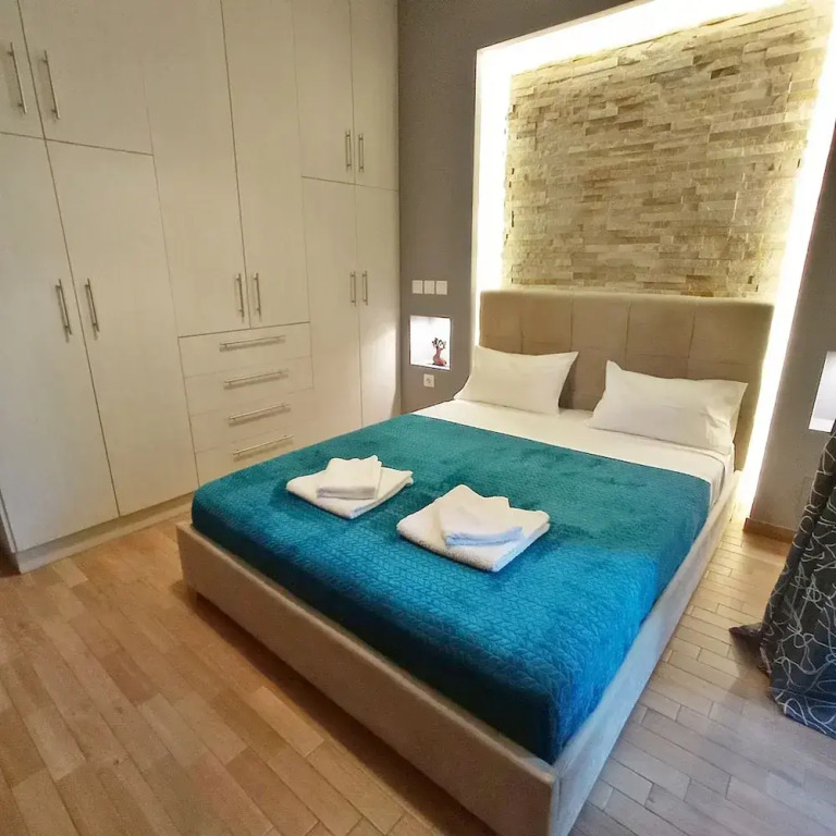 Cozy Apartment for 4 Persons at Thiseio Cozy Apartment for 4 Near Acropolis at Thissio