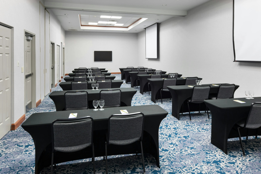 Hilton Garden Inn Lake Forest Mettawa