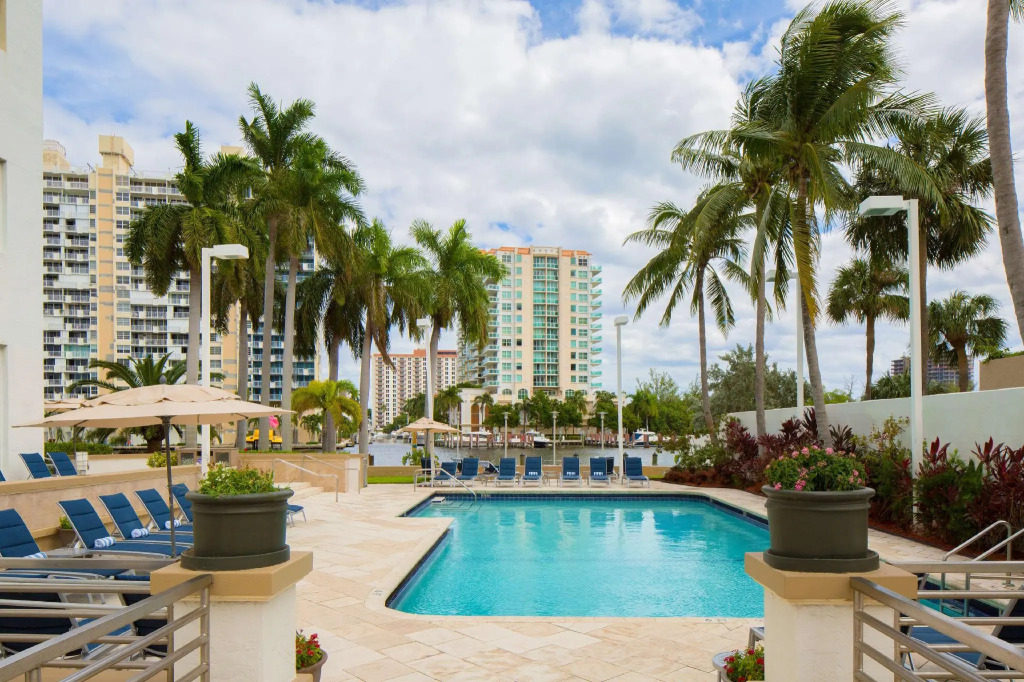 GALLERY One - A DoubleTree Suites by Hilton Hotel
